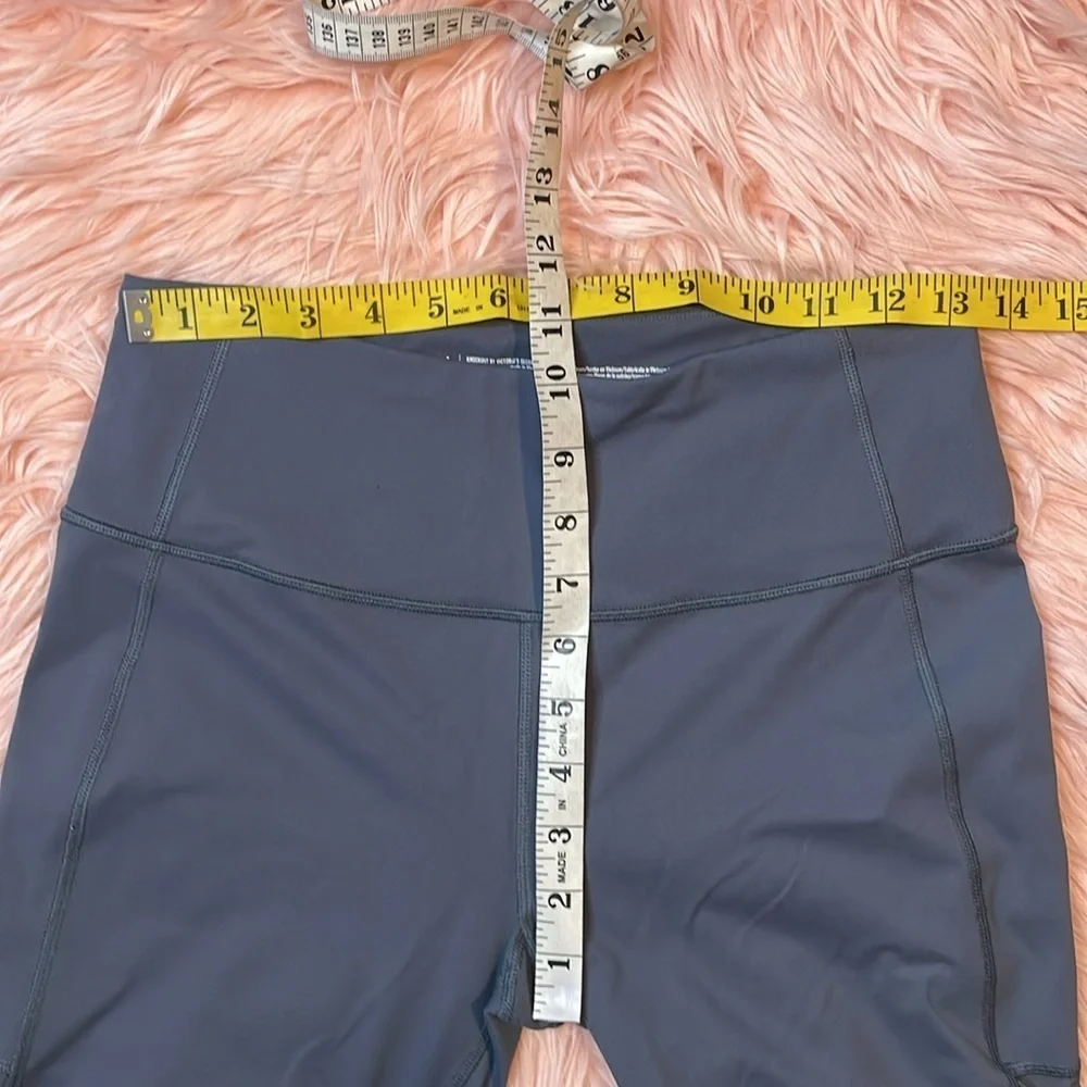 Victoria’s Secret‎ Sport Gray Leggings Size Medium